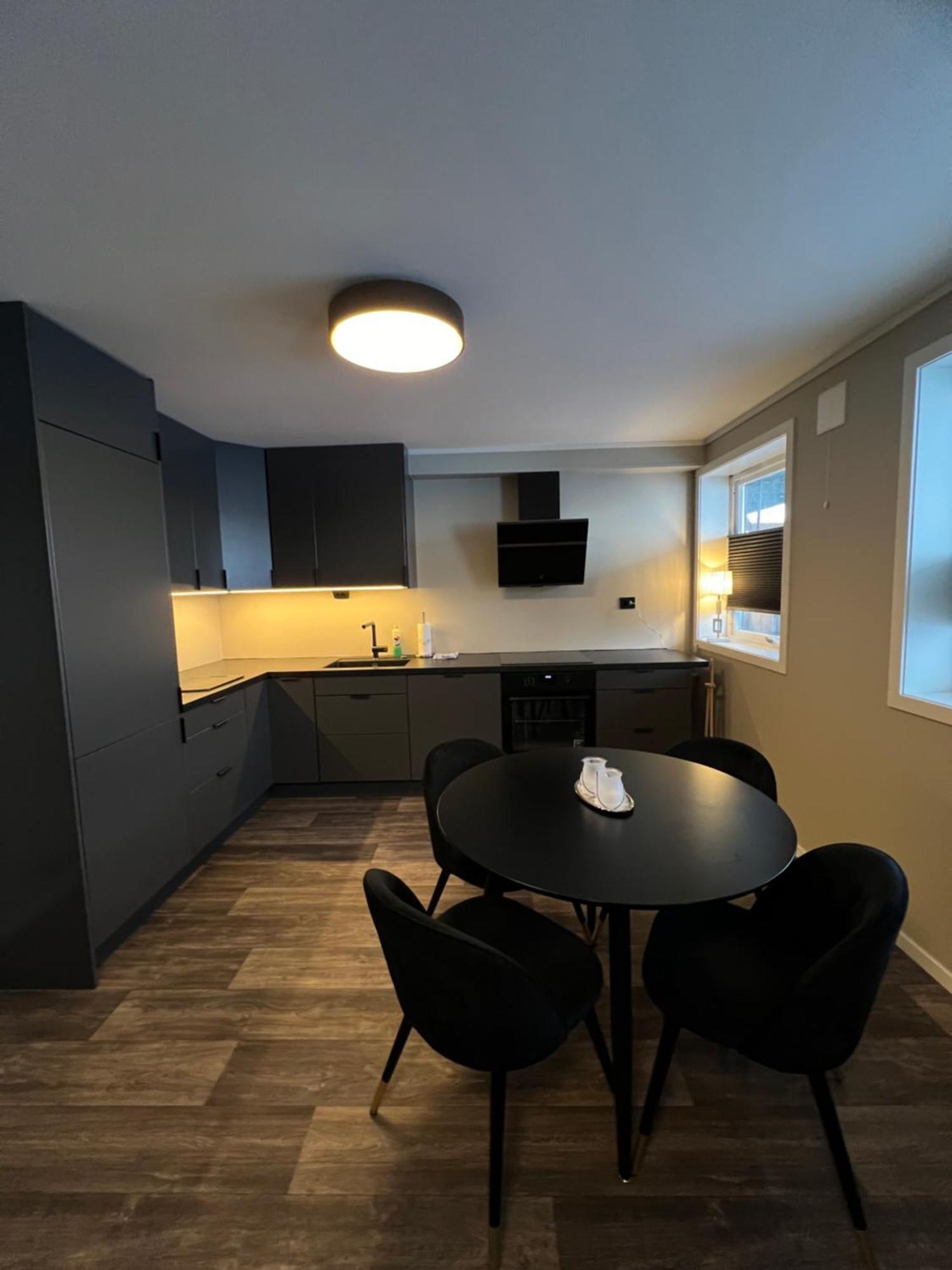 Your Home Away From Home, Apartment 1 Tromsø Kültér fotó